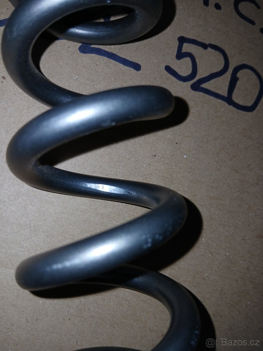 Titanová pružina MANITOU - 3