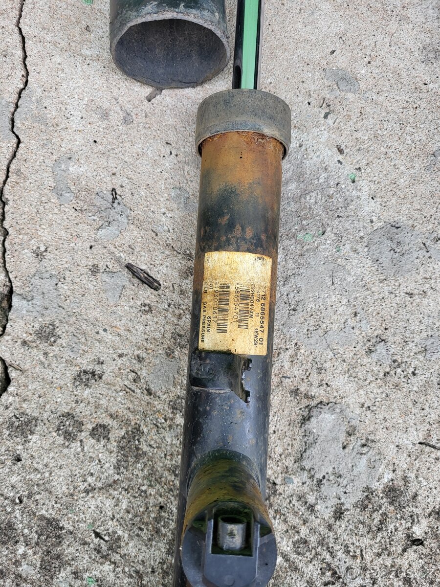 BMW - adaptivní tlumiče - 3