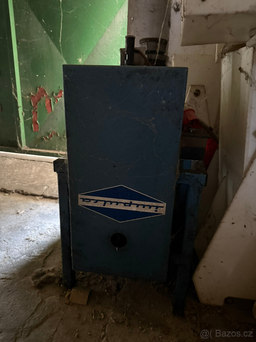 Vývěva k dojírně - 3