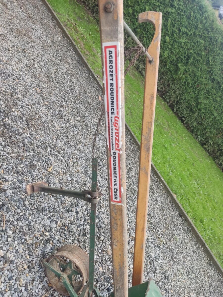 Secí masinka na řepu - 3