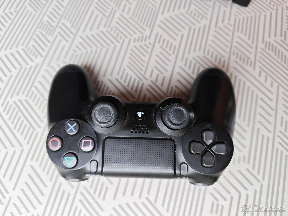 Playstation 4 PRO - 3