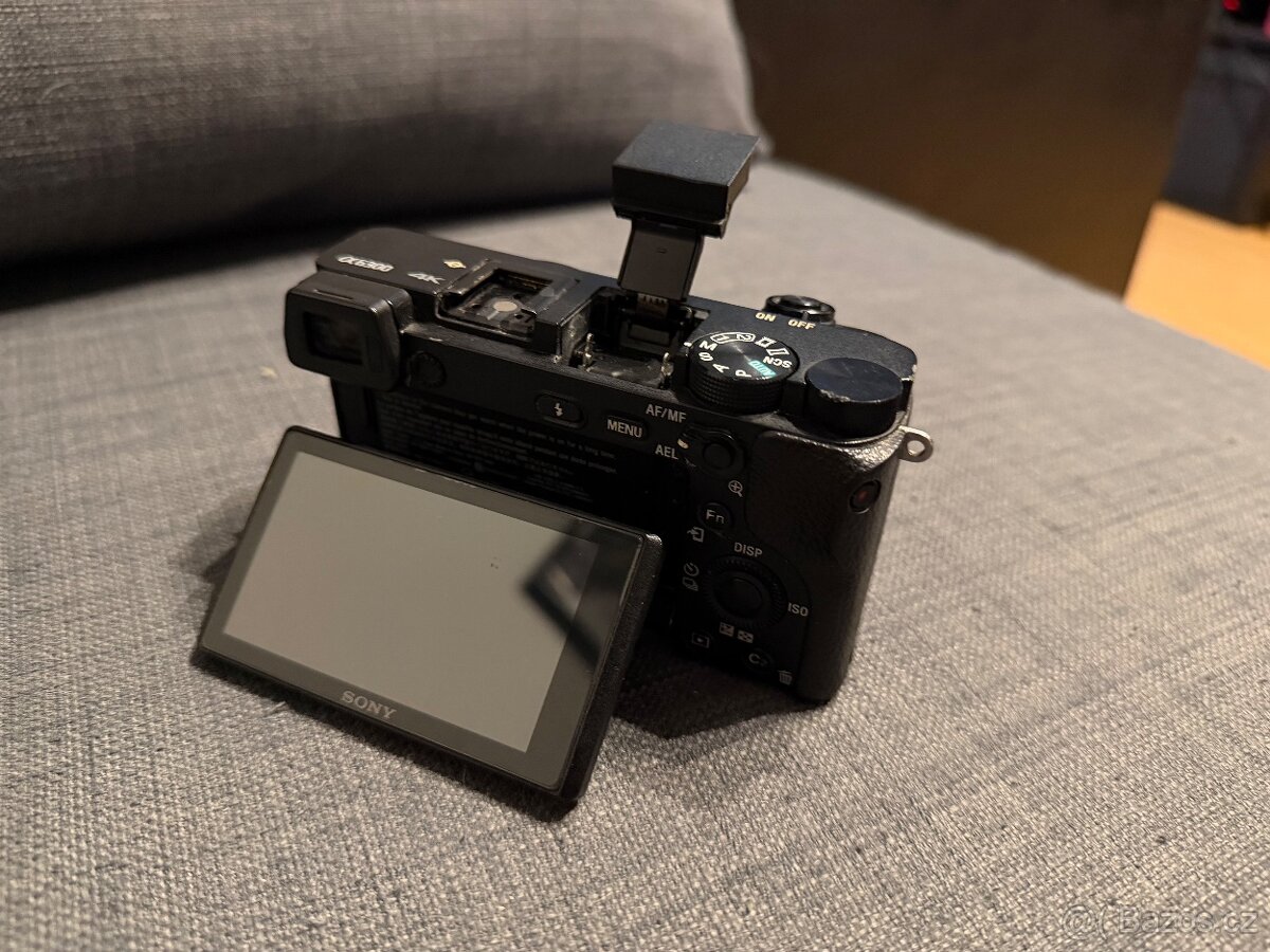 Sony A6300 + příslušenství - 3
