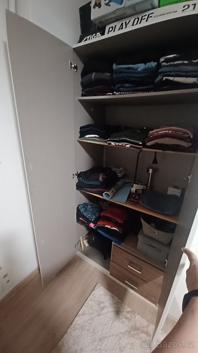Bílá šatní skříň - 3