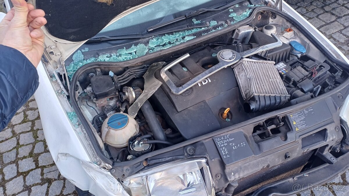 Auto na náhradní díly - 3