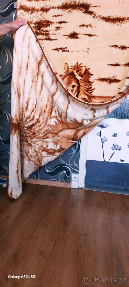 VELKÁ PLYŠOVÁ ŠPANĚLSKÁ DEKA - 160cm X 220cm - 3