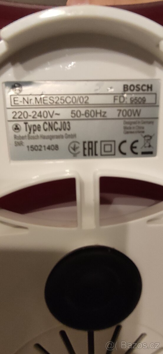 Odšťavňovač Bosch 700W - 3