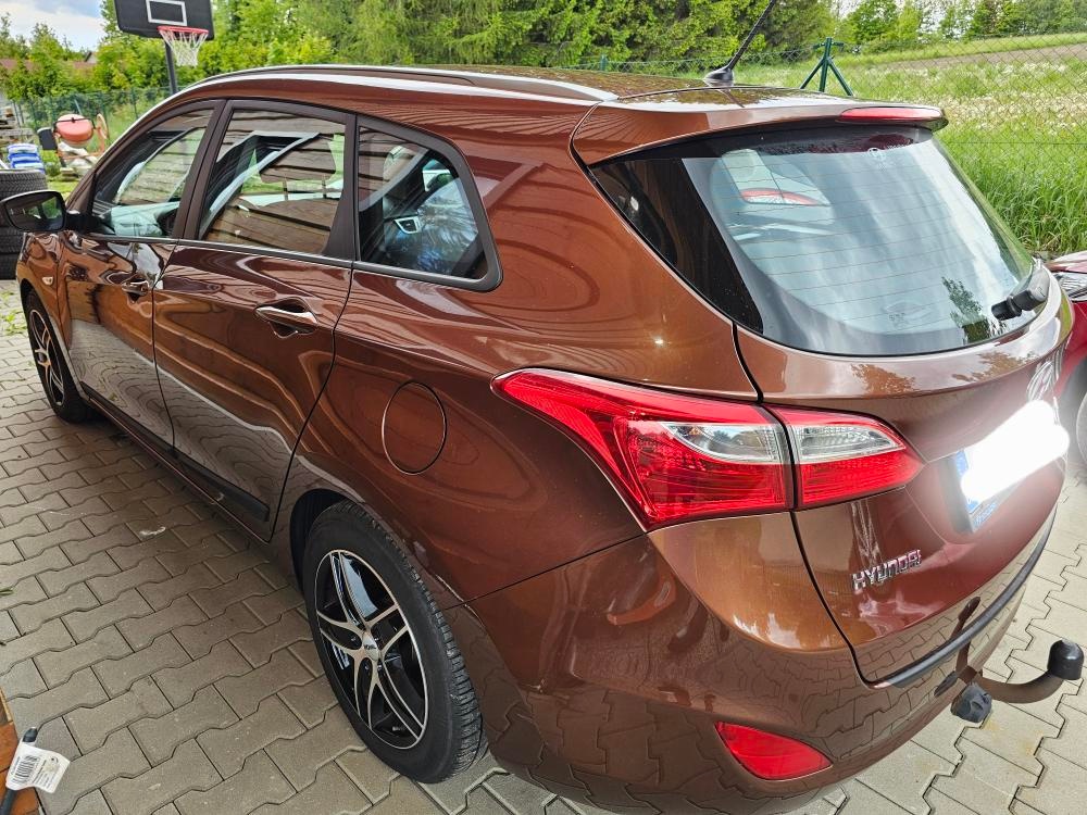 Hyundai i30 kombi benzín 1,6 - 3