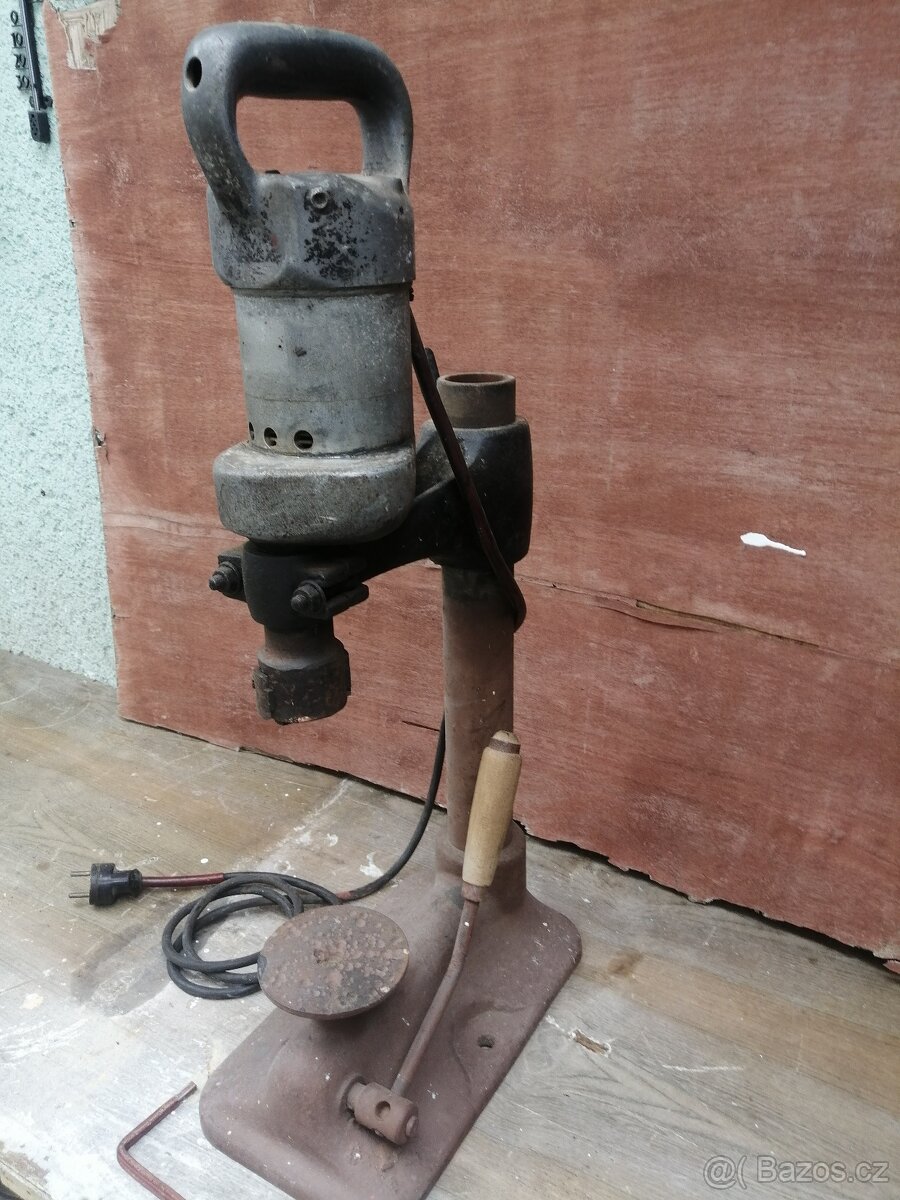 Stará velká stolní vrtačka - funkční - 3