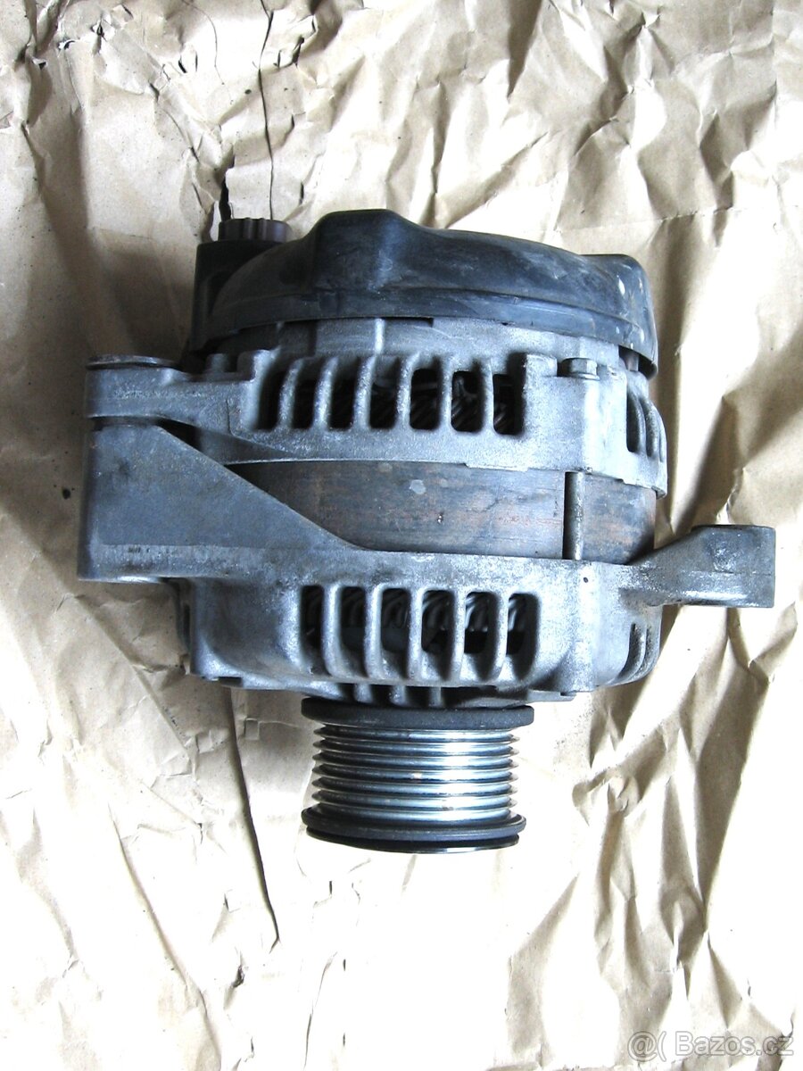 Alternátor Toyota Landcruiser D-4d, originál Toyota + řemen. - 3