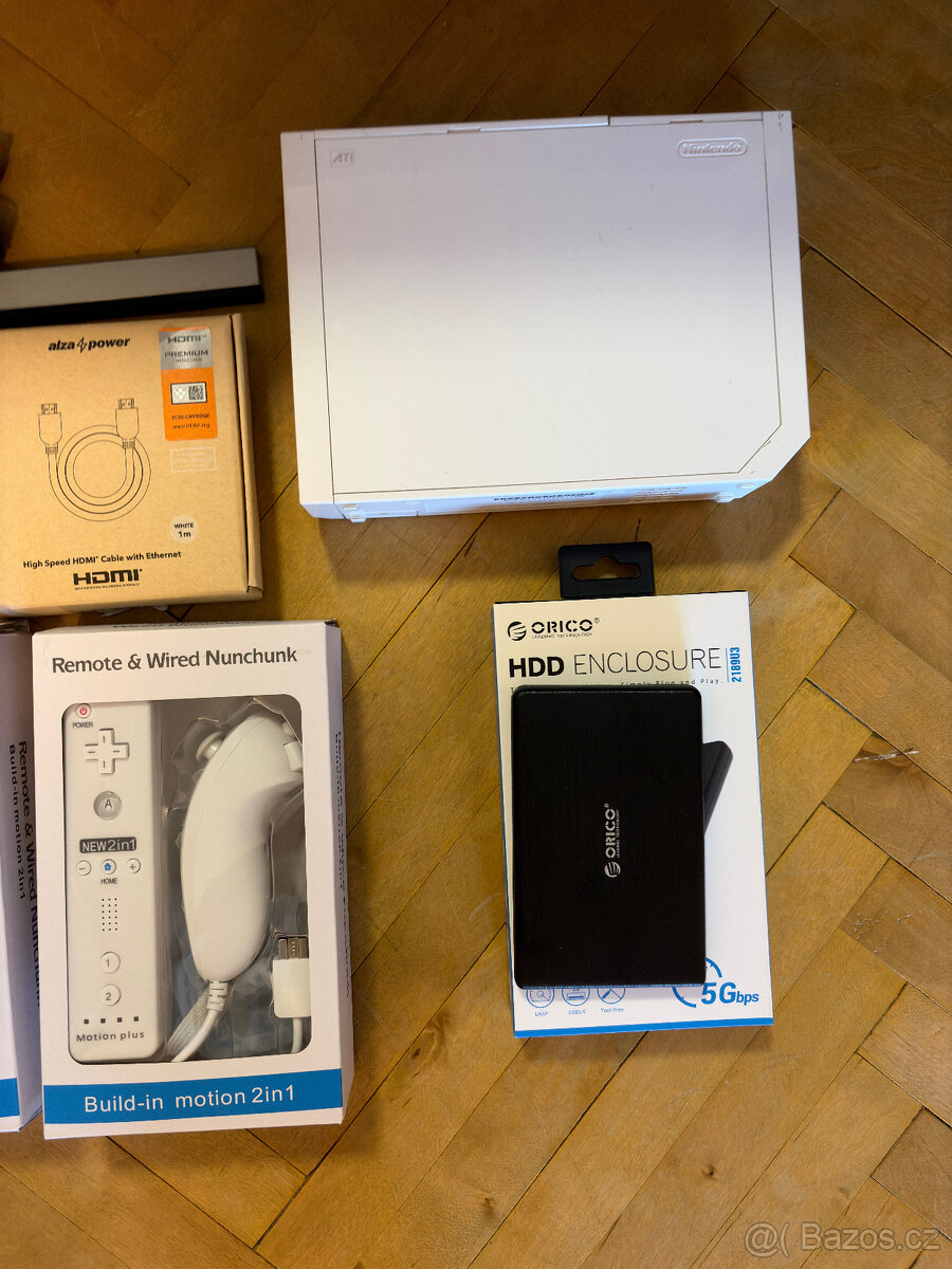Nintendo Wii - 2 ovladače - 300G HDD - (prodej sbírky) - 3