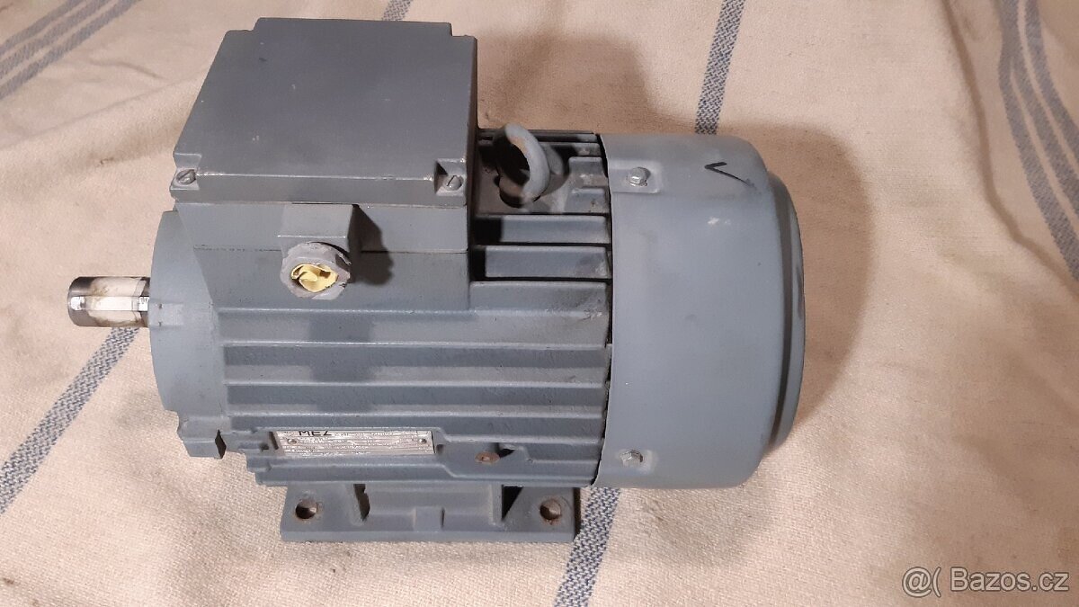 Tříotáčkový elektromotor - 3