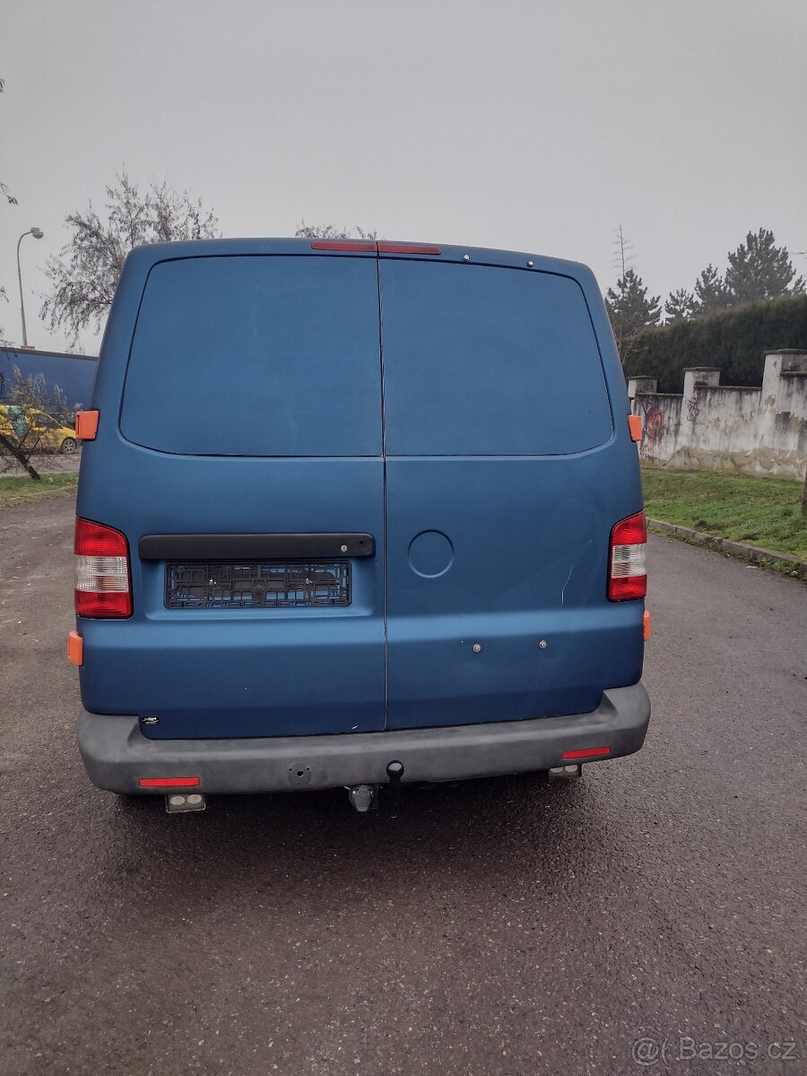Volkswagen Transporter T5 2.0TDI - 3