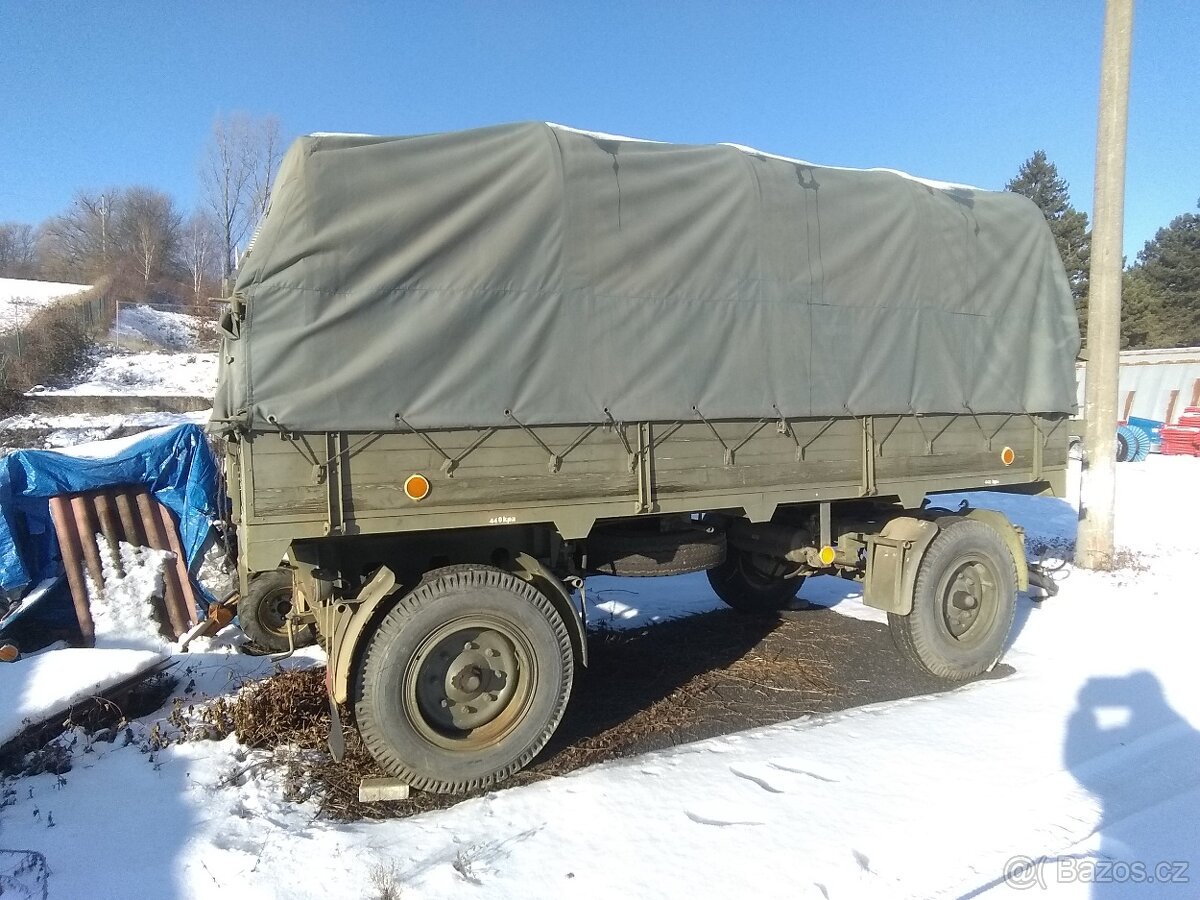 Prodám vojenský přívěs za PV3S - 3