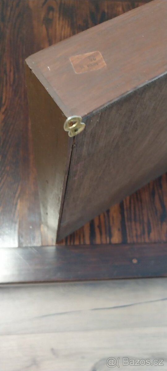 Políčka na zeď na miniatury - 3