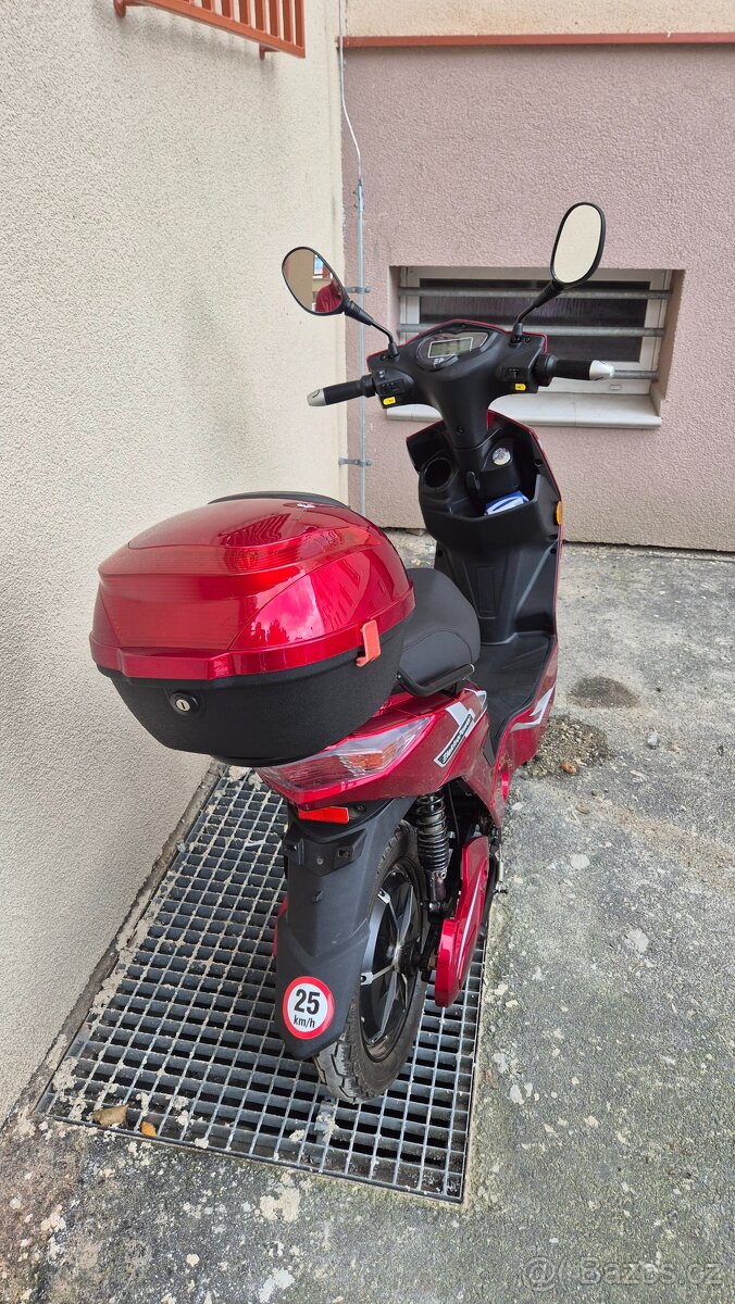 Elektro skútr ElektroPower Volt M3 - 3