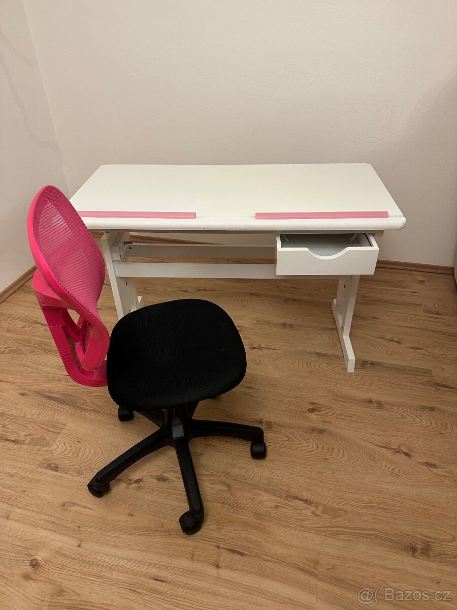 Stůl + kan.židle - 3