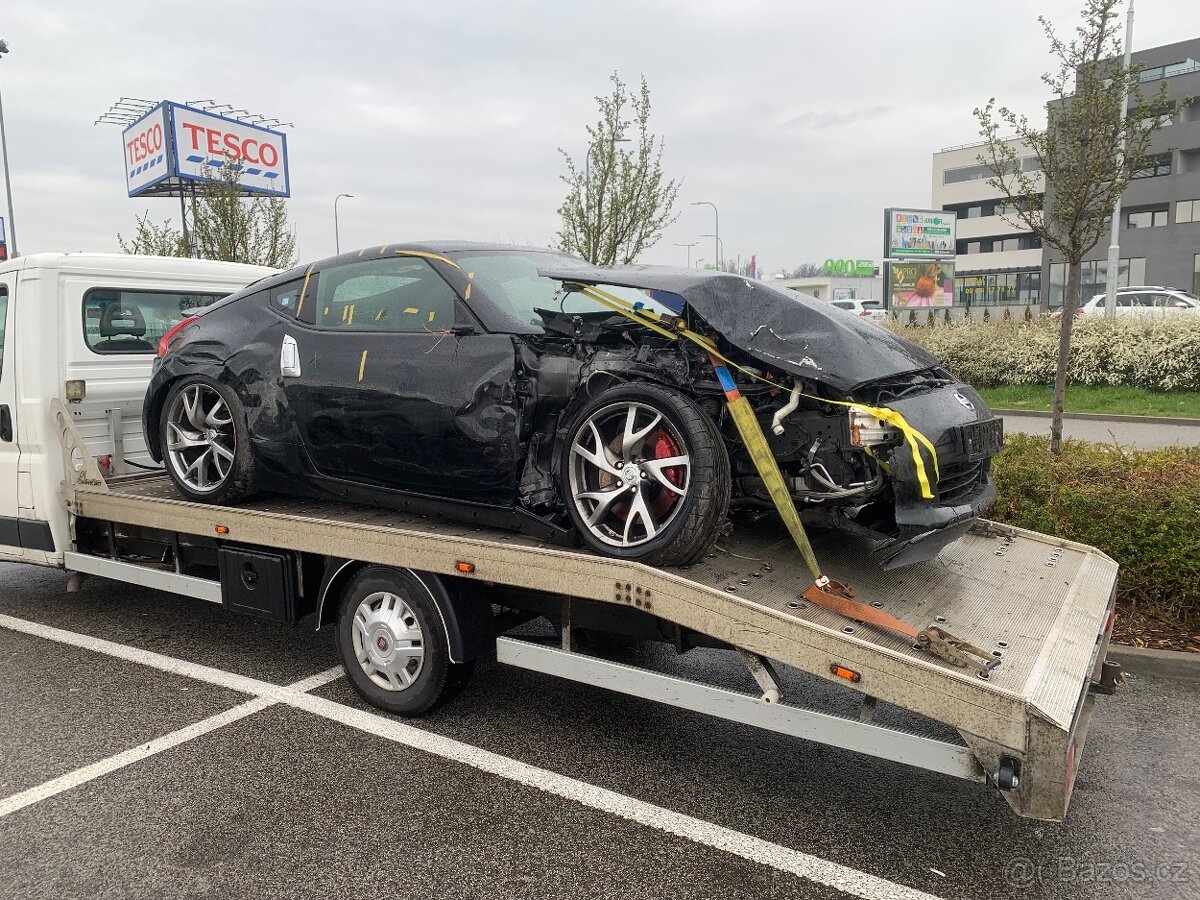 Prodam náhradní dily Nissan 370z - 3