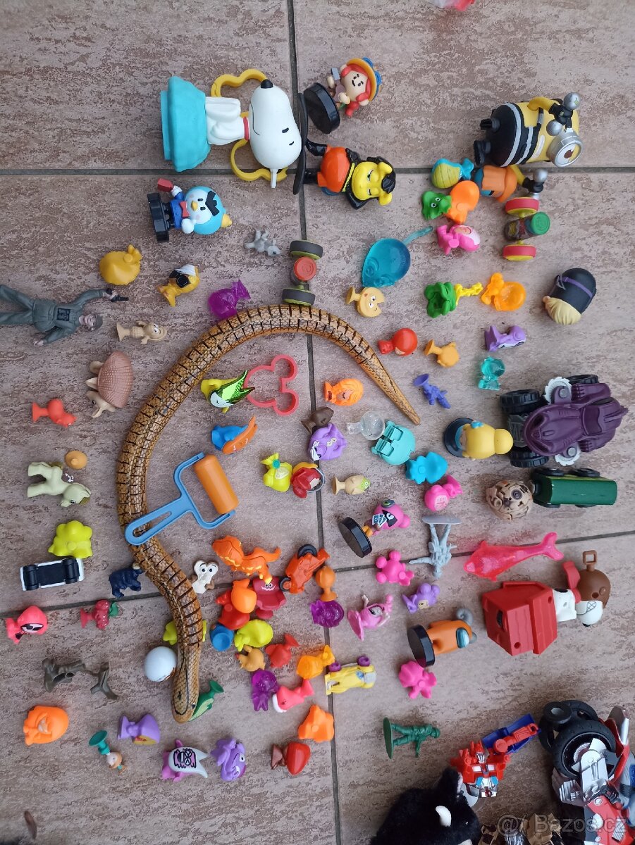 Sada figurek kinder a jiné - 3