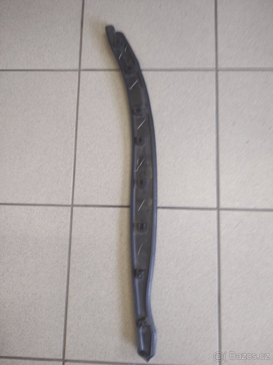 VW golf 5,VW jetta koncová lišta dveří přední levá - 3