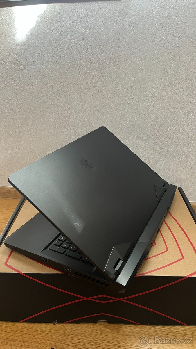 Herní notebook MSI Vector GP77 13VG / Rtx 4070 / i7-13700h - 3