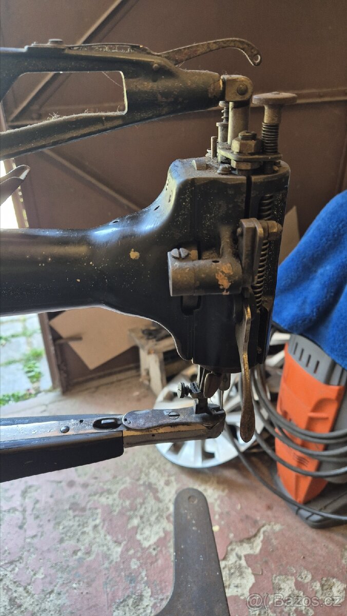 Šicí stroj na kůži Singer 29K33 - 3