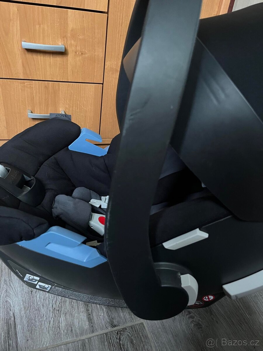 Autosedačka + izofix - 3