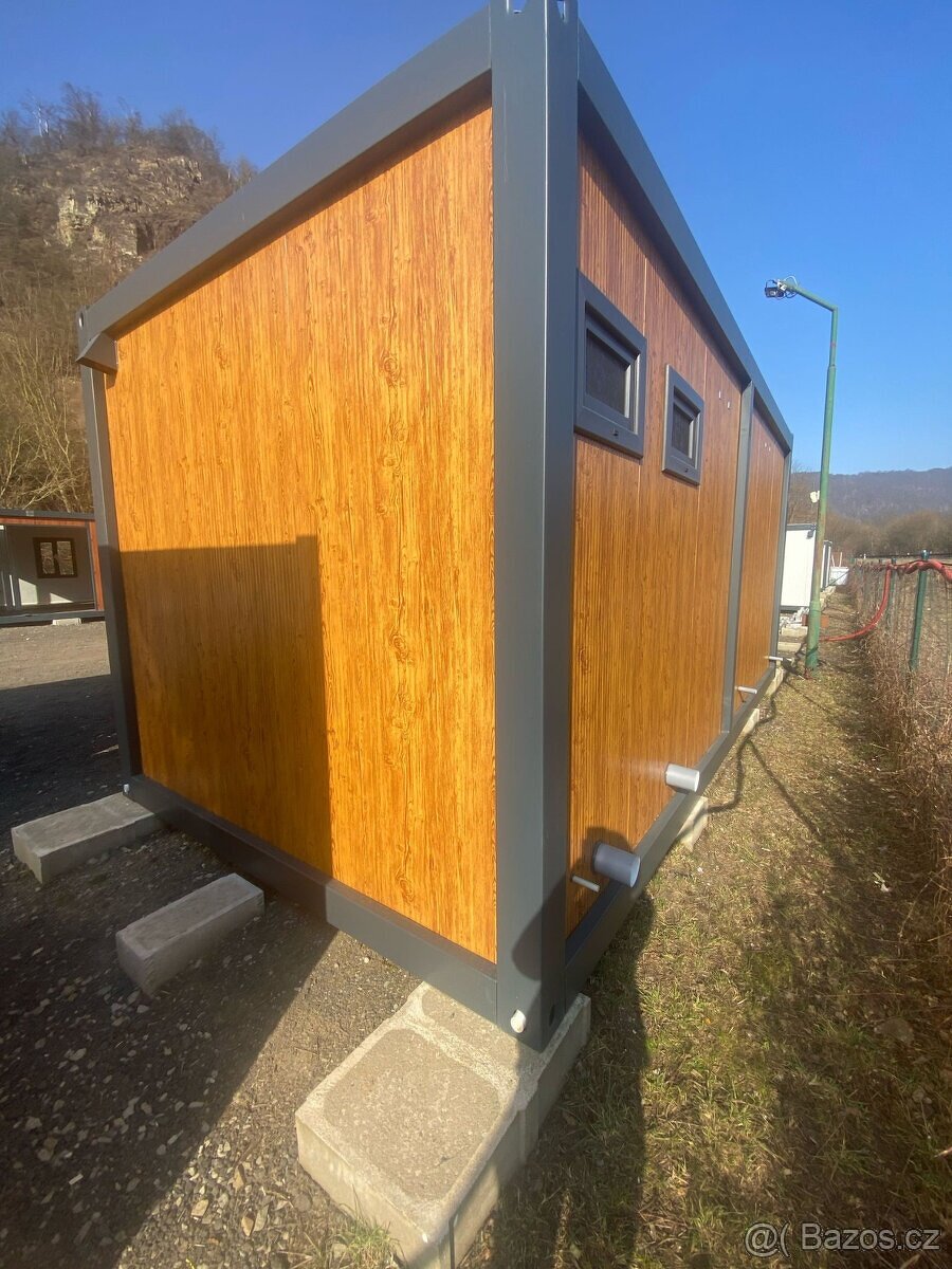 Sanitární kontejner PMP o rozměru 3 x 6 m - 3