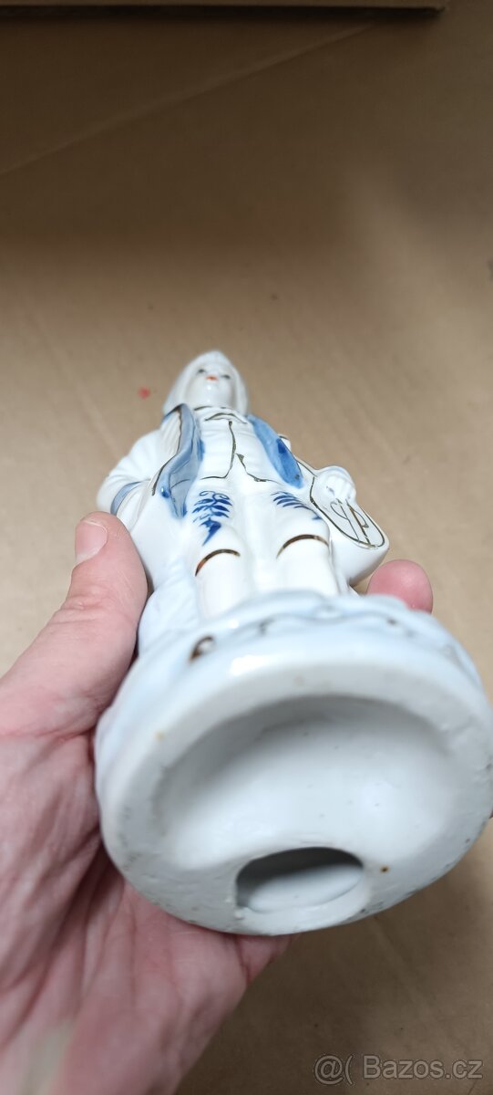 ručně malovaná porcelánová figurka chlapce - 3