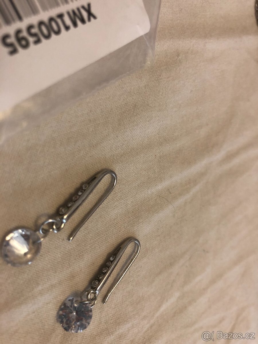 Set nausnic - NOVE. 6 paru nausnic. Jsou nove a nepouzite. - 3