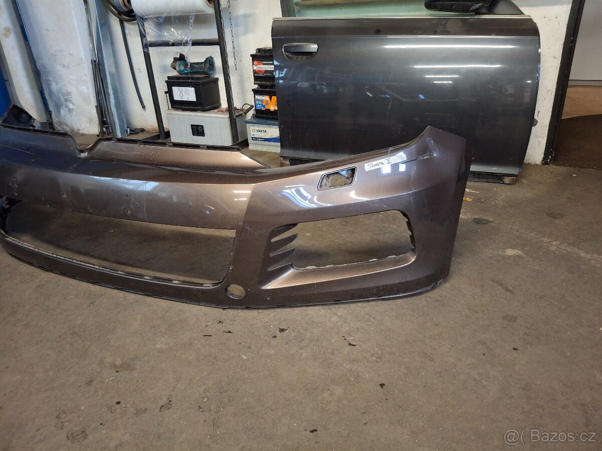 VW Touareg II - přední nárazník - 3