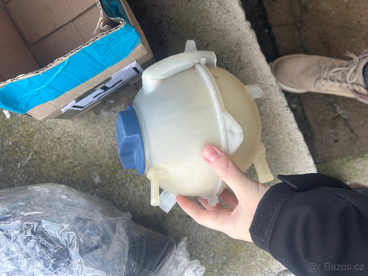 Nádobka na chladicí kapalinu - 3