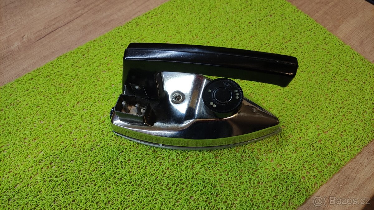 Retro cestovní žehlička - 3