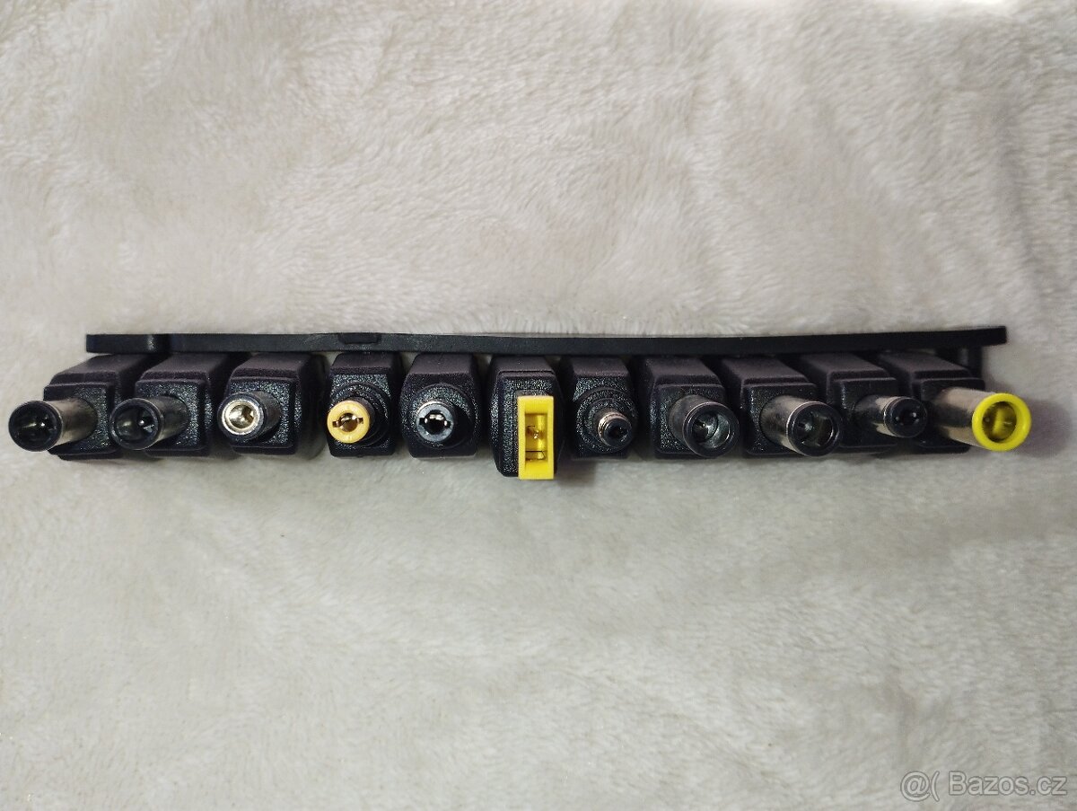 adaptery na notebooky + nabíječka na notebook - 3