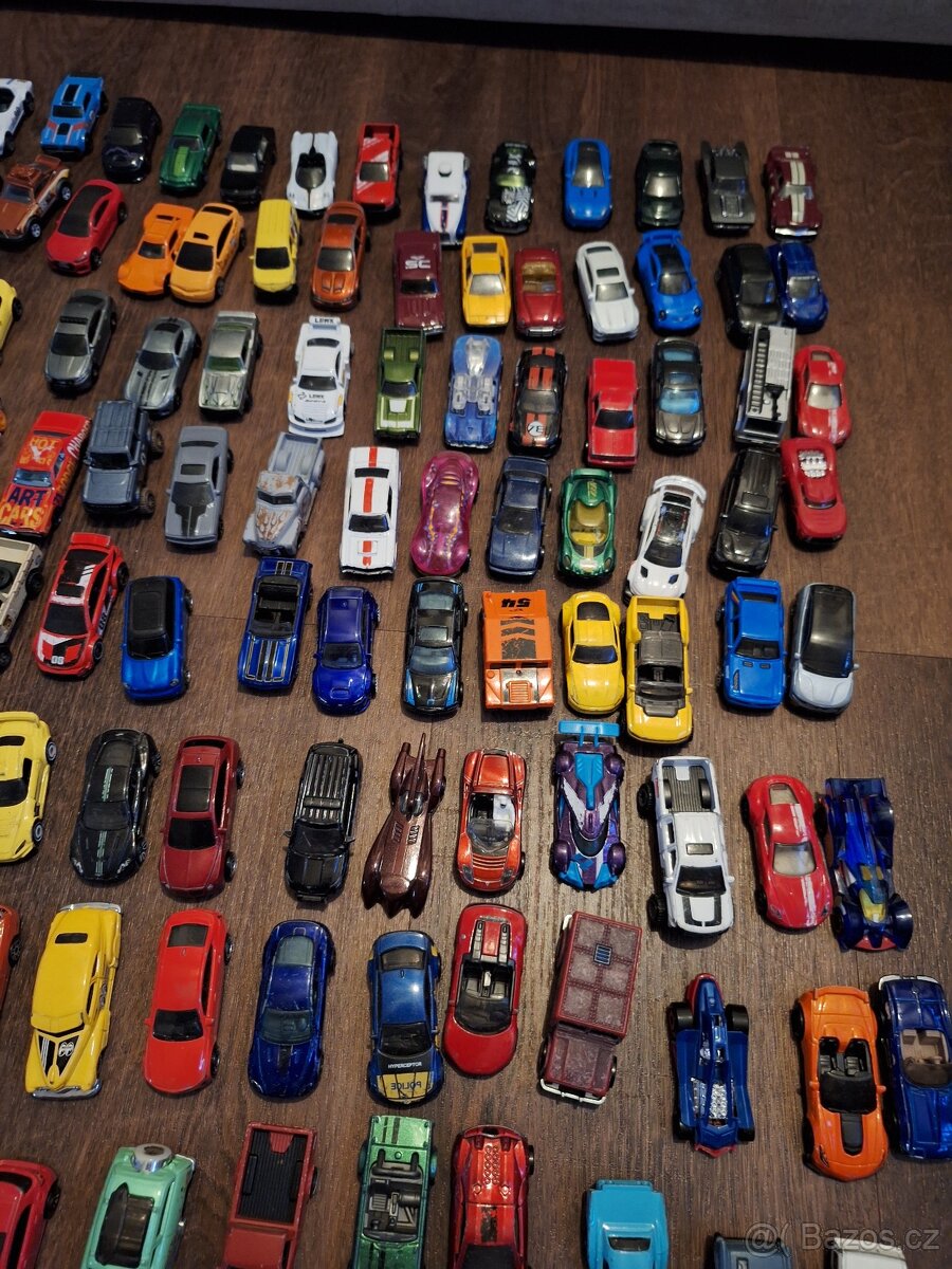 Hotwheels a matchbox autíčka - 324 ks - 3