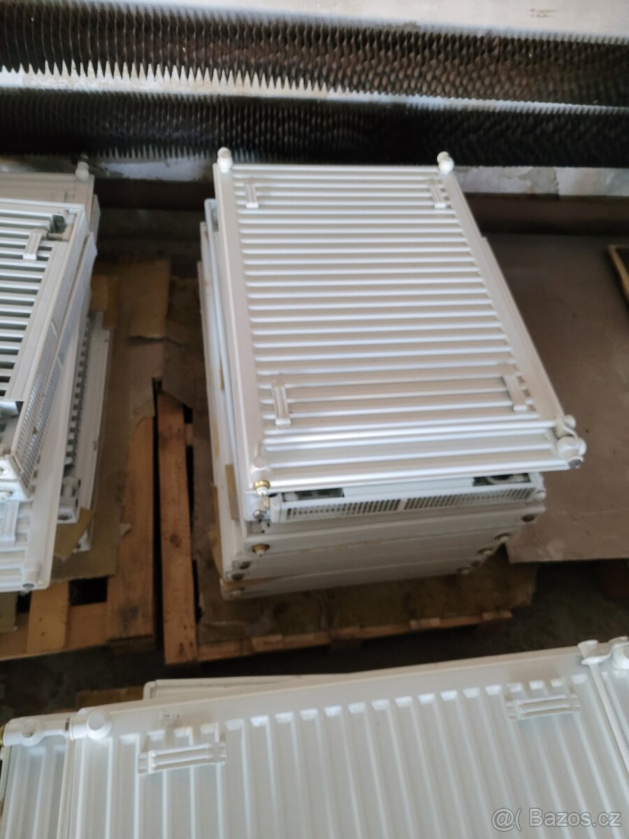 Prodám použité radiátory a žebříky - 3