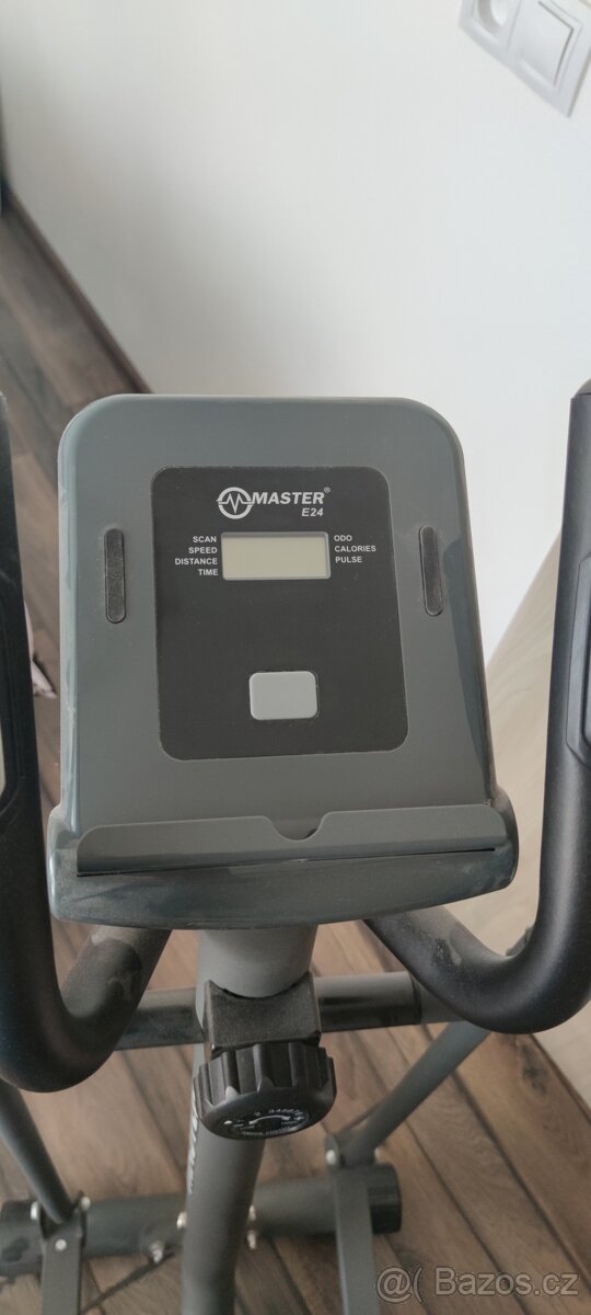 Eliptický trenažér Master E24 - 3