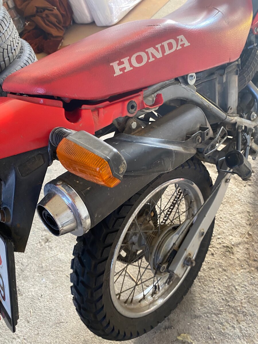 Honda XR 125 (2005) - pojízdná, STK do 2029