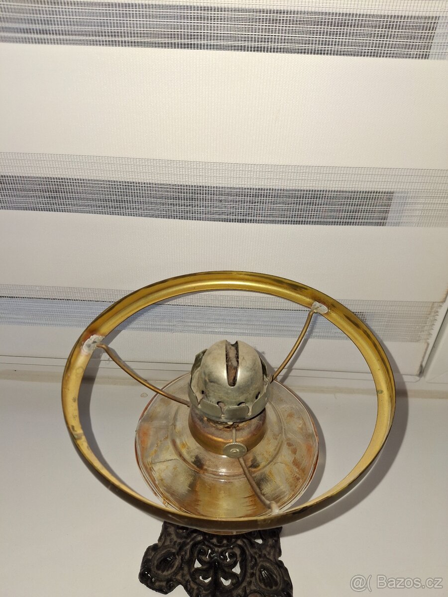Starší petrolejová lampa - 3