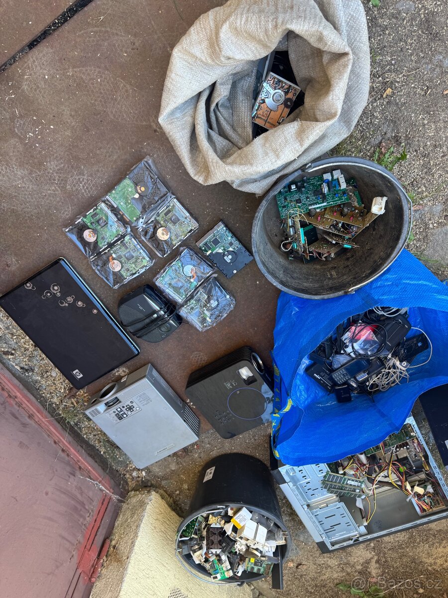 Elektronika na barevné kovy na nd - 3