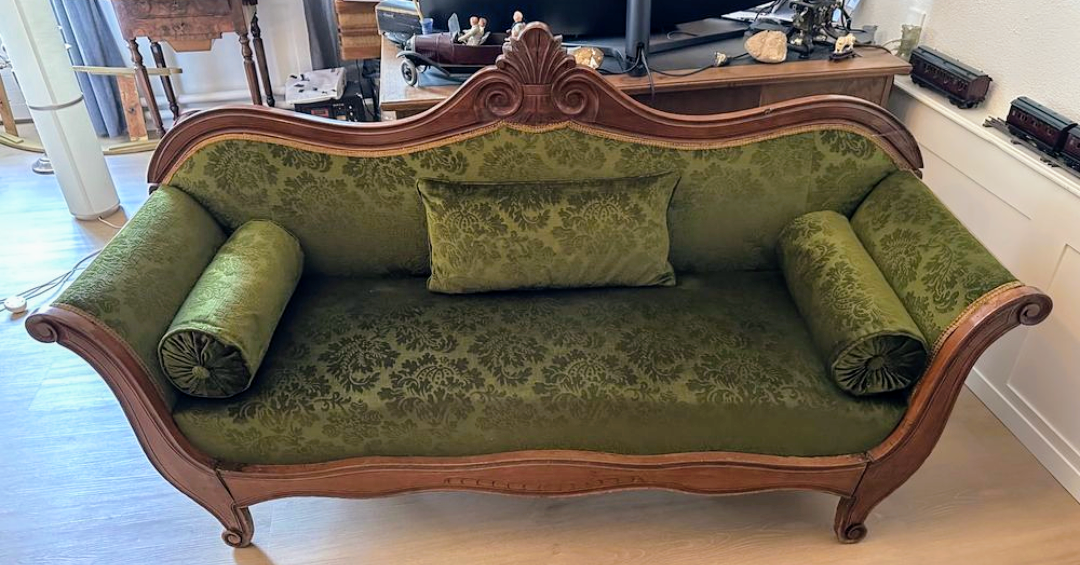 Antická calouněná sedací suprava. - 3