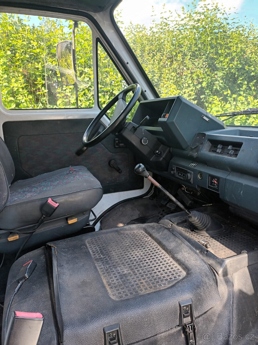 Renault Master, 2,5 D (dle vykonu v kW se jedna o turbo) - 3