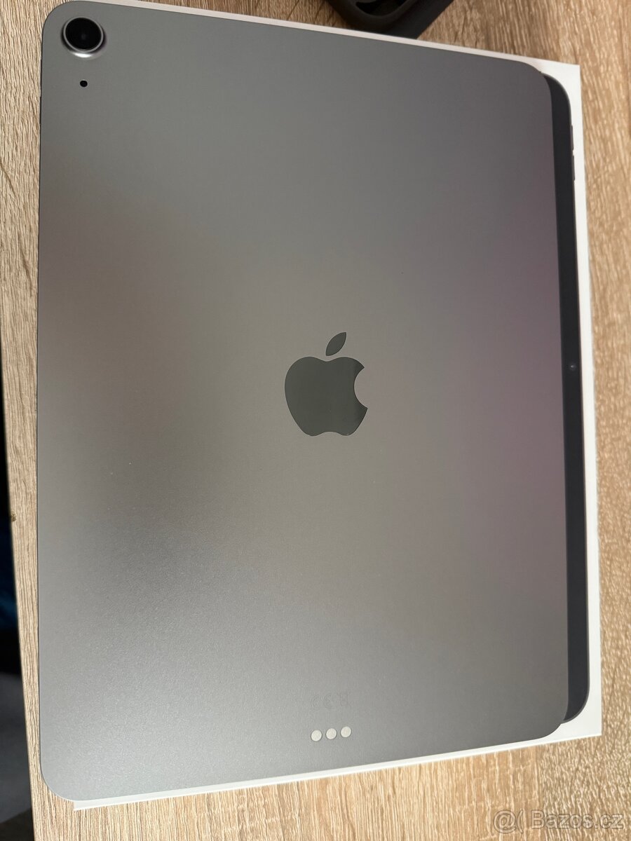 Apple iPad Air 11” 128GB Wi-Fi vesmírně šedý - 3