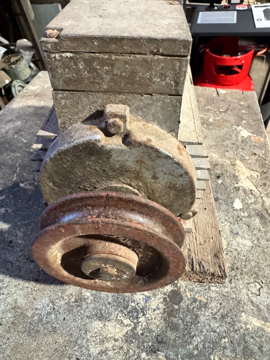 Asynchronní motor MEZ Mohelnice 550W - 3