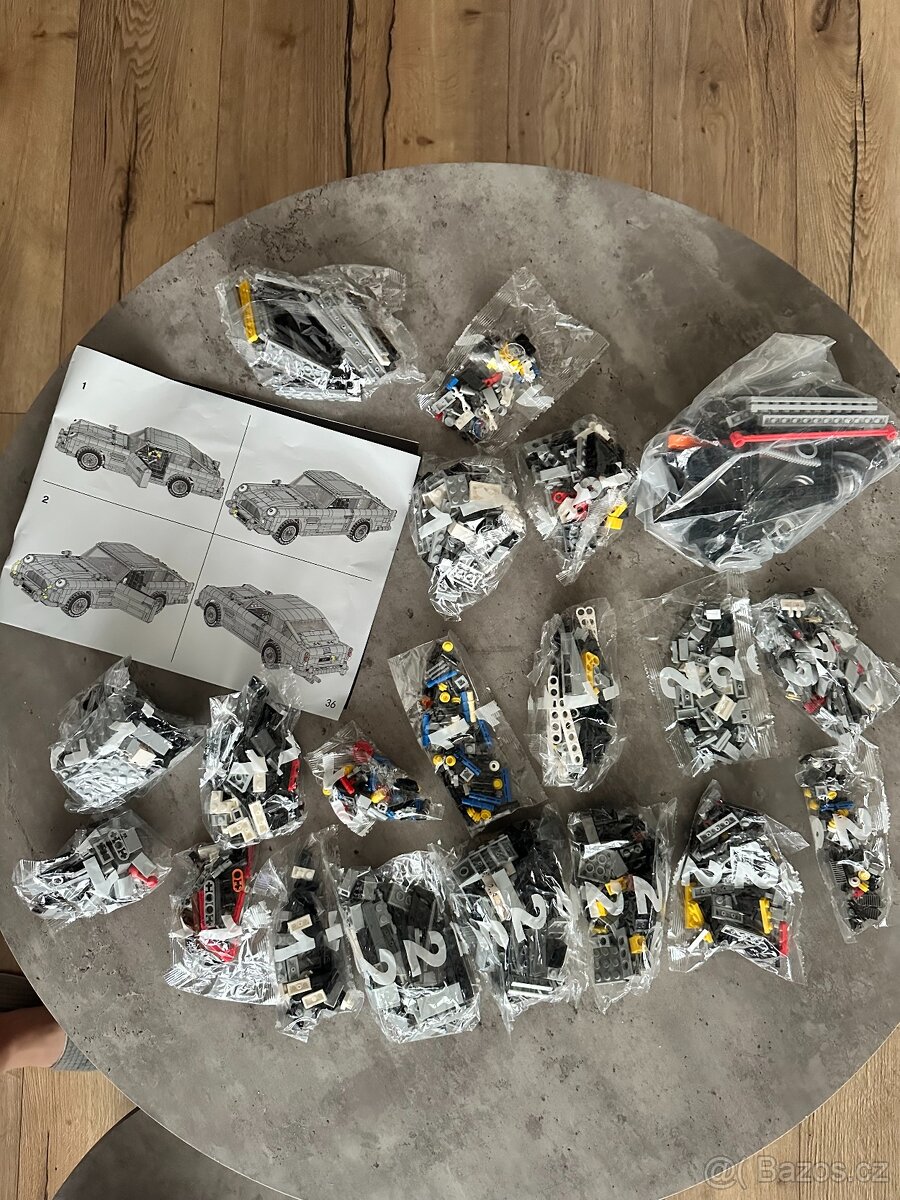 Bondov Aston Martin DB5 - LEGO Creator 10262 - 3