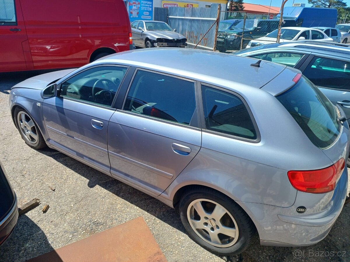 Prodám nepojízdnou Audi A3 sportback - 3