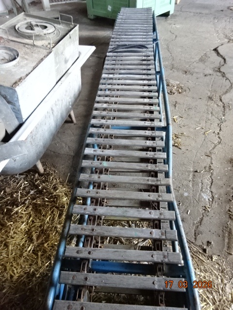 LAŤKOVÝ DOPRAVNÍK - 3