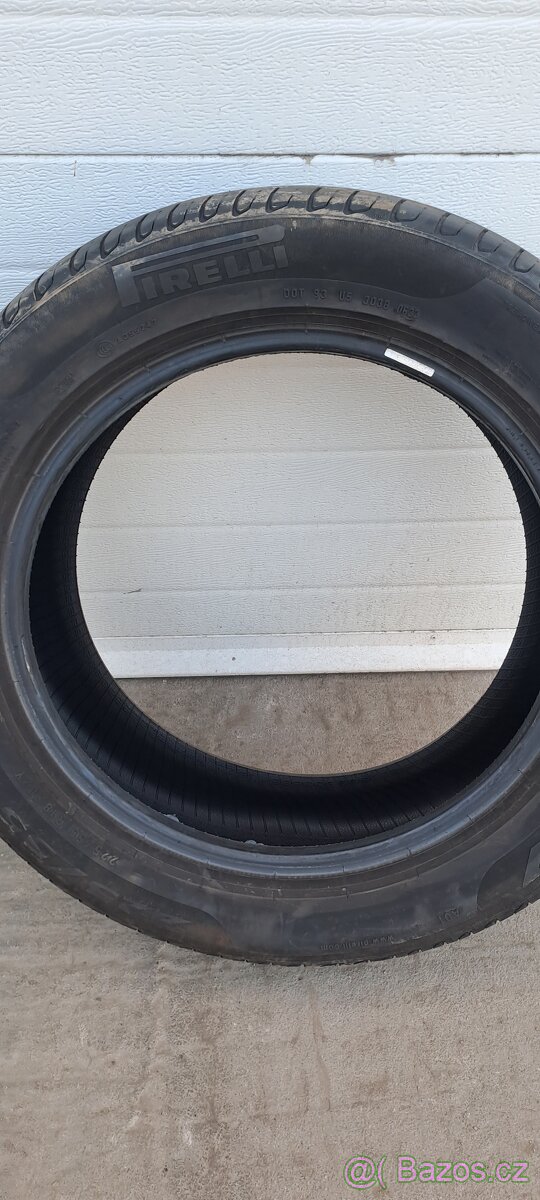 Pneu 225/55R18 - 3