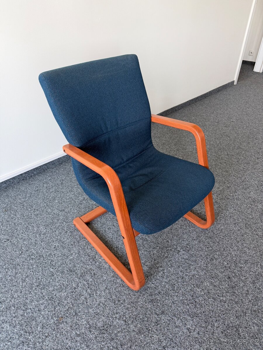 Kancelářský nábytek - 3