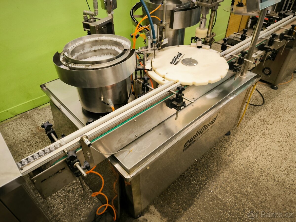 Plnící linka a etiketovací stroj - 3