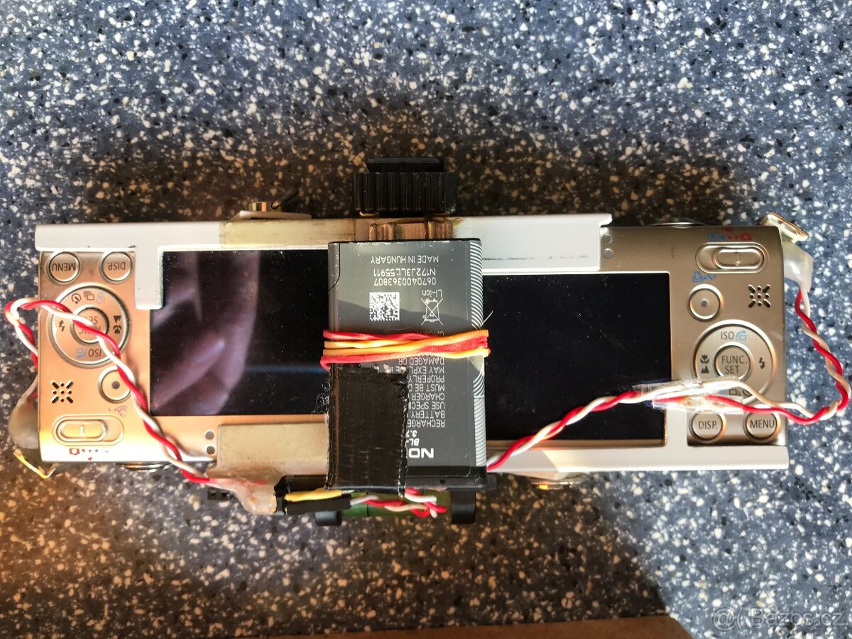 Stereofotoaparát, 2 x kompakt Canon Ixus 85 - 3